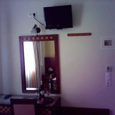 Parthenon Hotel 2*
